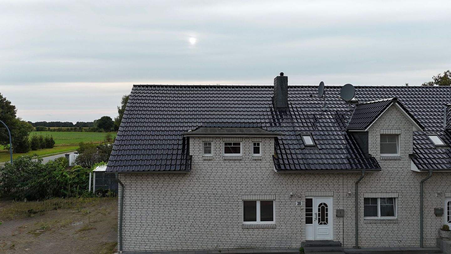Zweifamilienhaus- bzw. / Doppelhaushälfte in Oyten! - PROVISIONSFREI! – Oyten – Vorschaubild 3