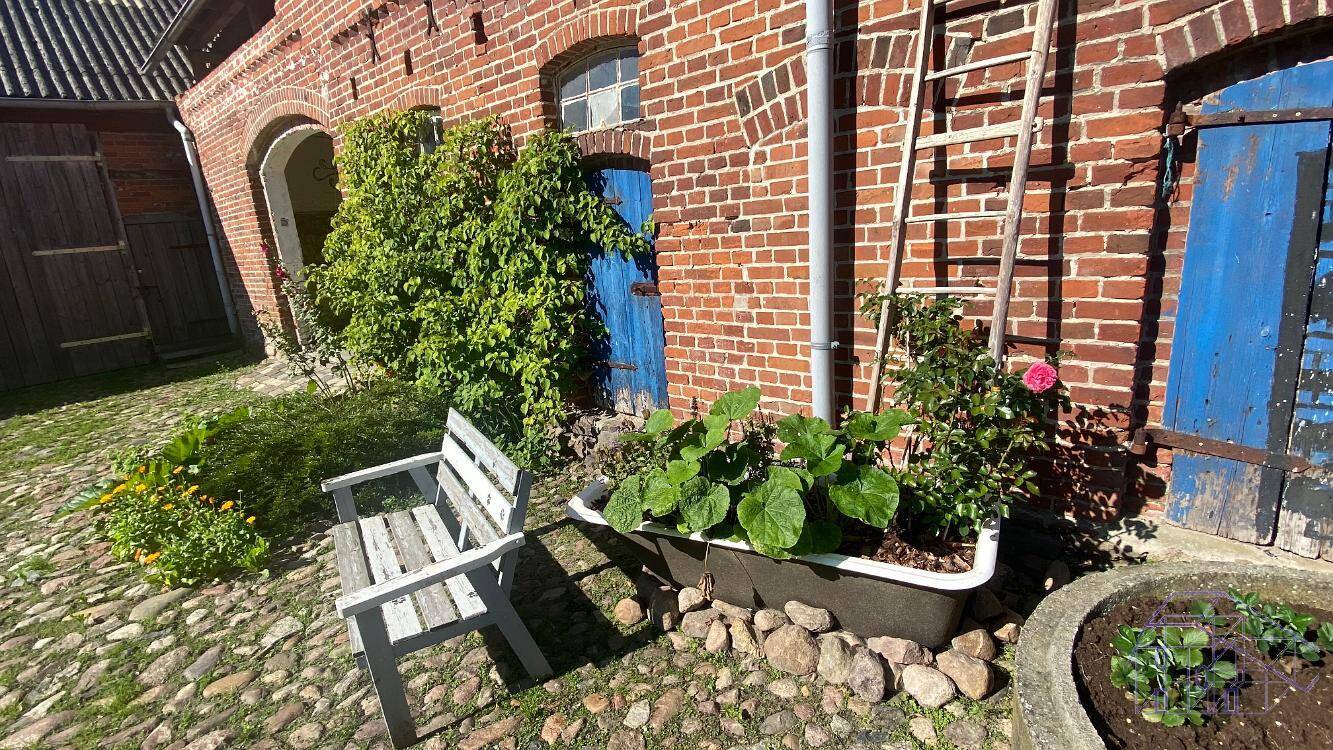 Vollsanierter, exklusiver, imposanter Künstlerhof in idyllischer Dorfrandlage mit Hautwohnung, 3 Appartements und reichlich Gästezimmer und Werk.- und – Wallstawe – Vorschaubild 9