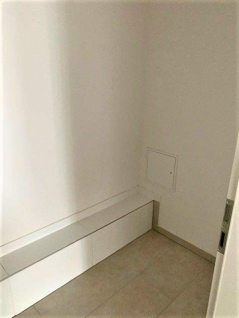 Wohnen in Stadtfeld, große helle 4-Raum-Wohnung mit Abstellraum, Gäste WC und Balkon. – Magdeburg – Vorschaubild 9
