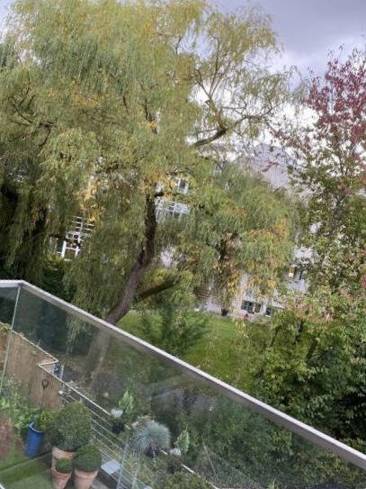 Moderne 3,5-Zimmer-Wohnung mit gehobener Ausstattung, überdachtem Balkon und Wallbox in Sindelfinge