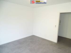 Sehr gut geschnittene 3-Zimmer- Wohnung, neu renoviert in Top-Lage! – 79100 Freiburg im Breisgau – Vorschaubild 3