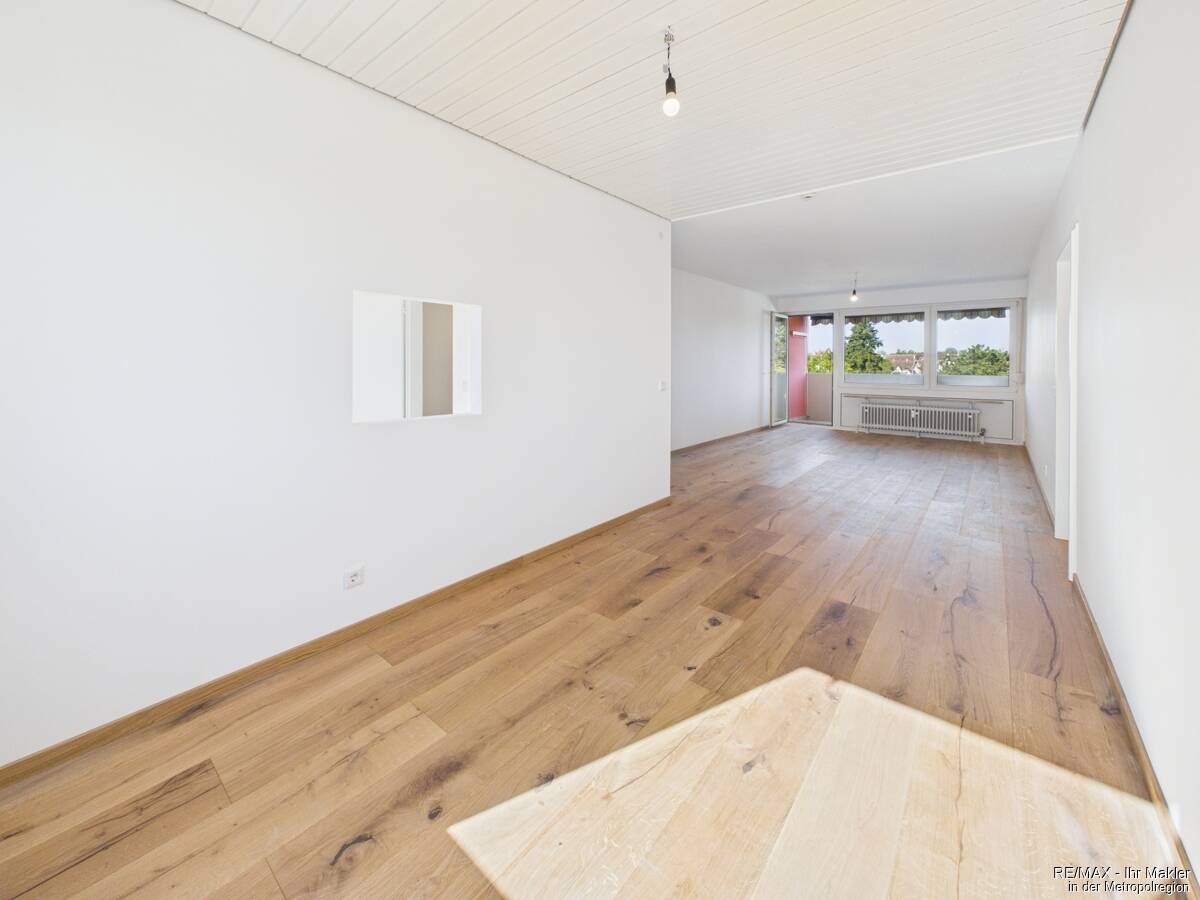 Westblick vom Balkon, geräumig und alles "Neu" für Sie – Nürnberg – Vorschaubild 4