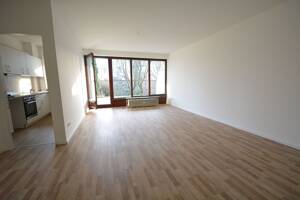 Großzügige 2-Zimmer-Erdgeschosswohnung mit Südterrasse und Tiefgaragenstellplatz – 22143 Hamburg – Vorschaubild 2