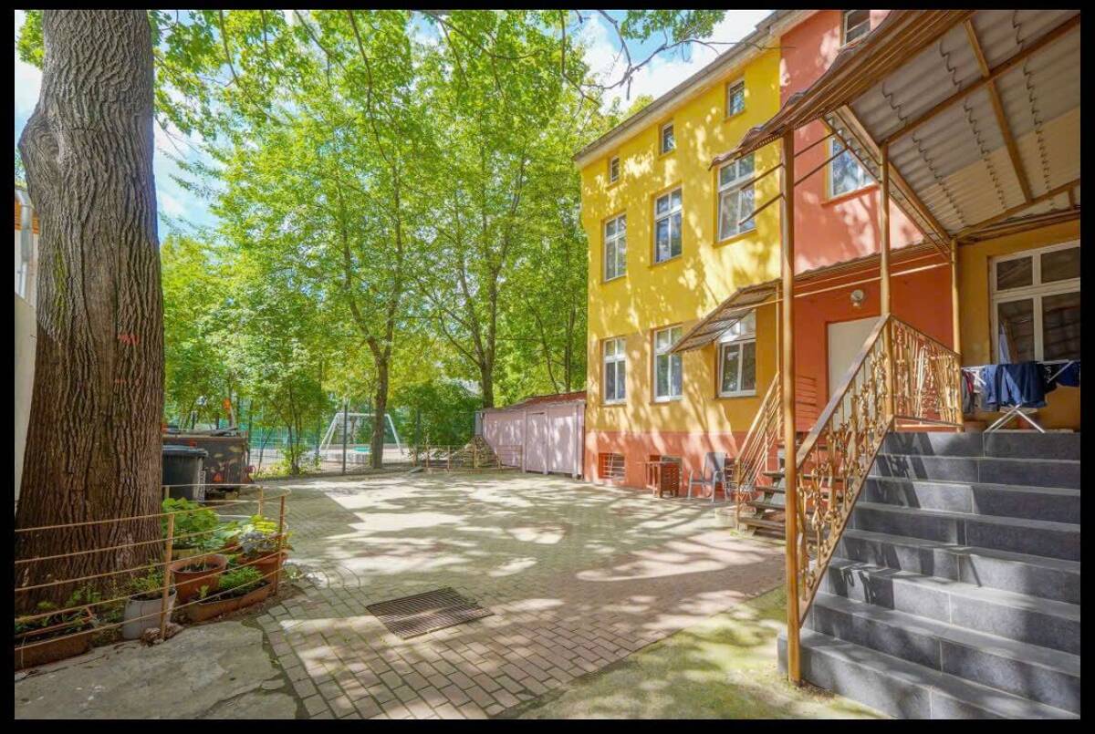 MFH mit gesichertem Cashflow & massivem Ausbaupotenzial, Nähe Bahnhof Lichtenberg (200 m!) – 10315 Berlin – Bild 1 von 9