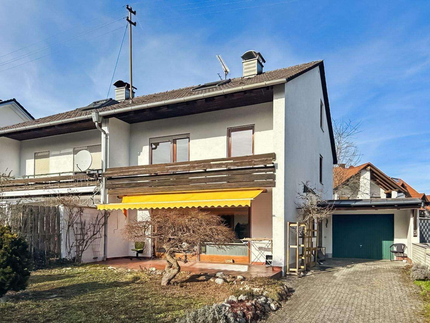 Renovierungsbedürftige und familiengerechte Doppelhaushälfte in ruhiger Lage von Schöngeising – Schöngeising – Bild 1 von 9