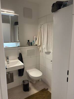 Gesamte Wohnung. Gesamtmiete: 2.280€ warm (Strom separat).” – 81375 München – Vorschaubild 2