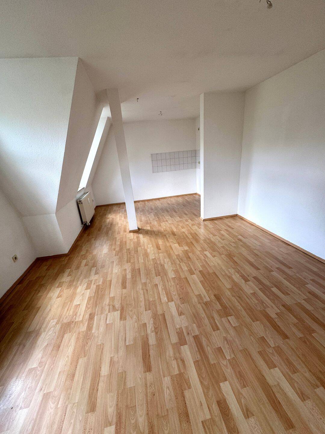 ==2.Zimmer-Dachgeschosswohnung in Gera== – Gera – Vorschaubild 2