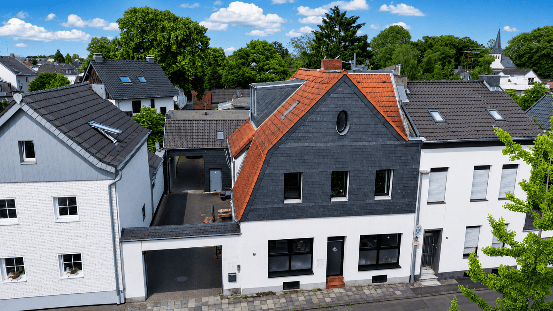 Mehrfamilienhaus in 50859 Köln mit 313 m² kaufen