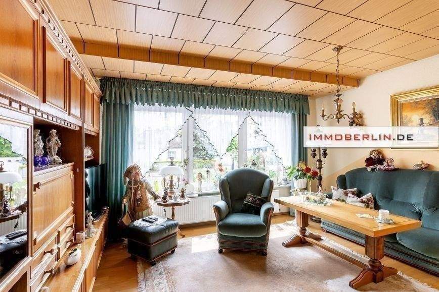 IMMOBERLIN.DE - Sympathisches Haus mit schönem Sonnengarten + Garage in guter Infrastruktur – Luckenwalde – Bild 1 von 9