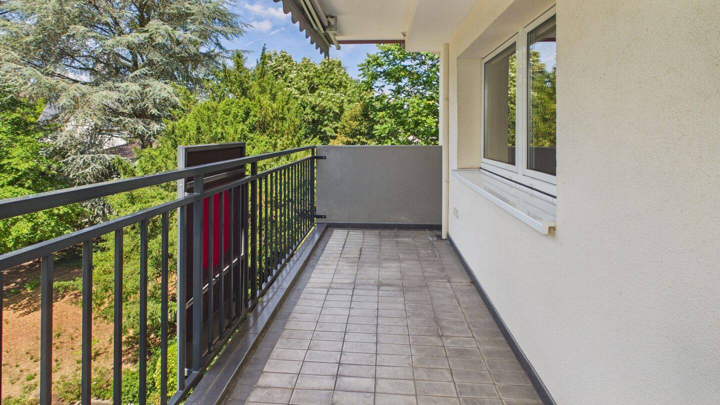 Attraktive 4-Zimmer- Wohnung mit Balkon und Garage – Offenbach am Main – Vorschaubild 2