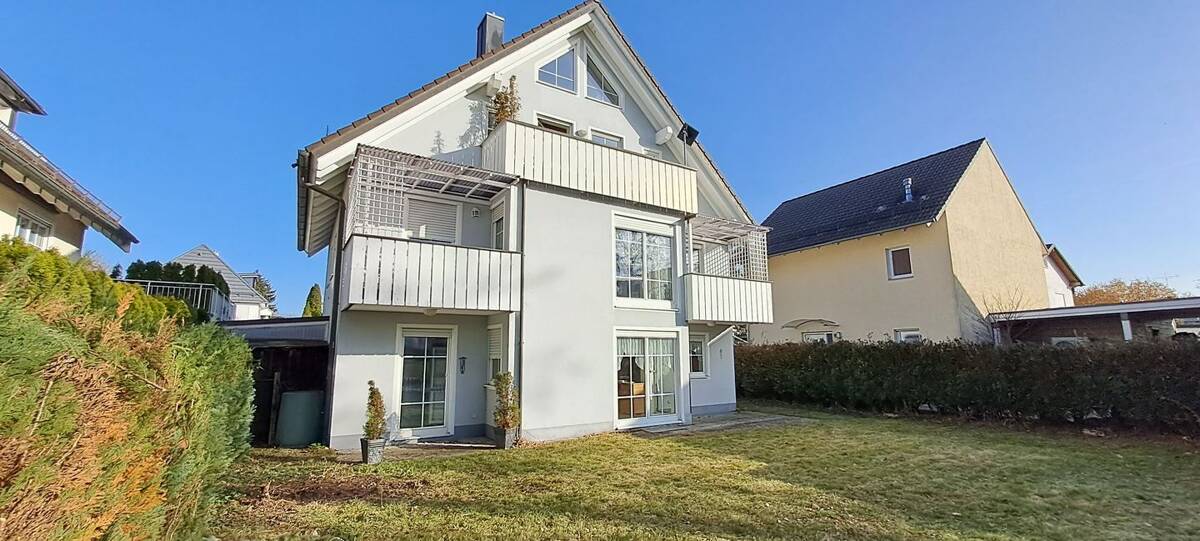 Bezugsfreie 3 Zi. Whg mit Balkon, EBK, Kachelofen in ruhiger Wohnlage von München Denning! – 81929 München – Bild 1 von 9