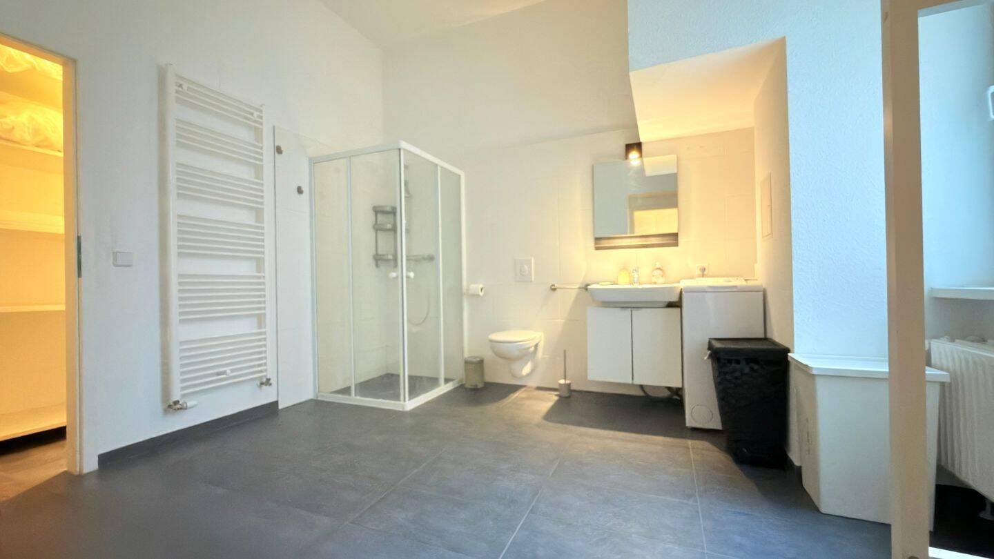 Möbliertes Loft im Prenzlauer Berg – EG-Wohnung am Helmholtzplatz, rollstuhlfreundlich – Berlin – Vorschaubild 6