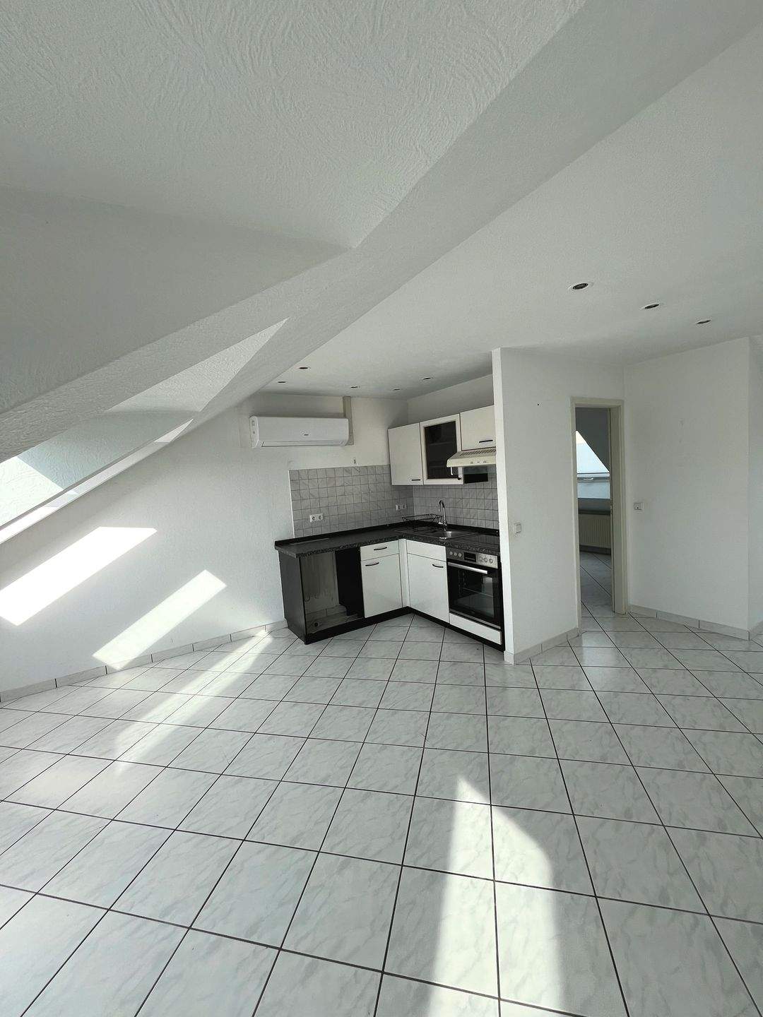2,5-ZKB Dachgeschosswohnung im Nauwieser Viertel – Rotenbergstraße, Saarbrücken – Saarbrücken – Vorschaubild 7