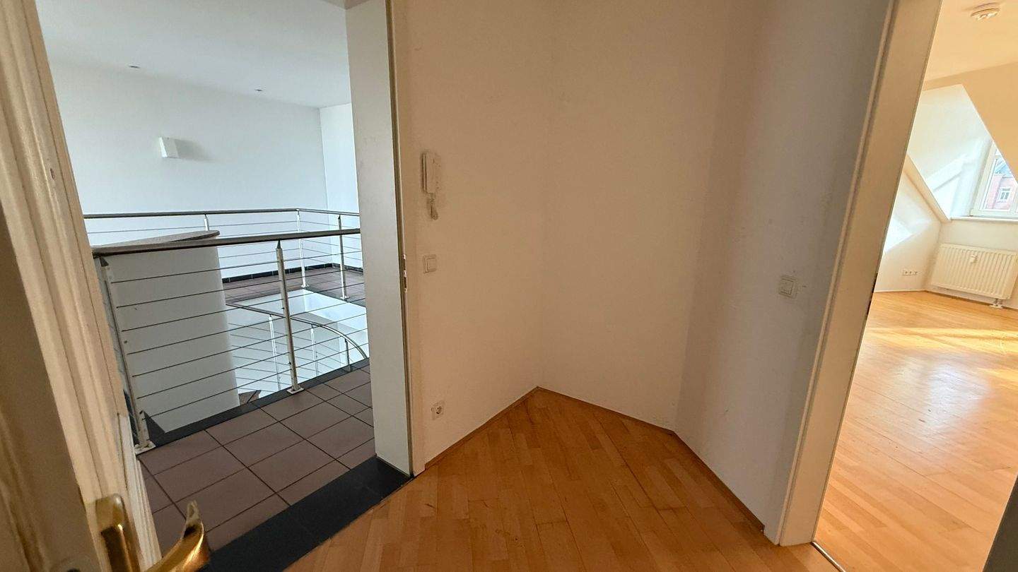 Wohnen im DG - 2 Monate kaltmietfrei - Parkett !!! – Chemnitz – Vorschaubild 5