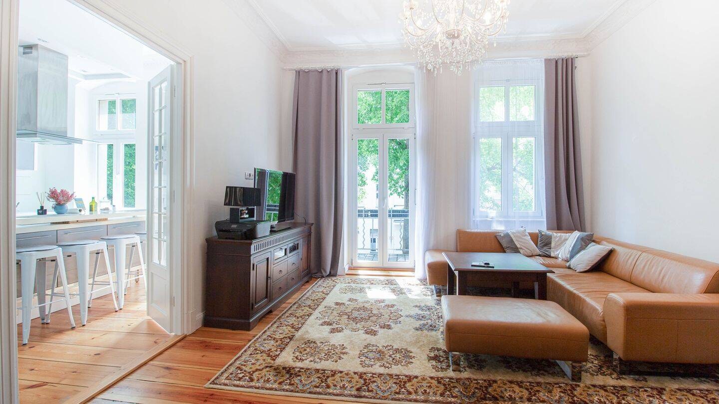Vermietete 3-Zimmer-Altbauwohnung mit Balkon und Dielenboden in Friedrichshain
