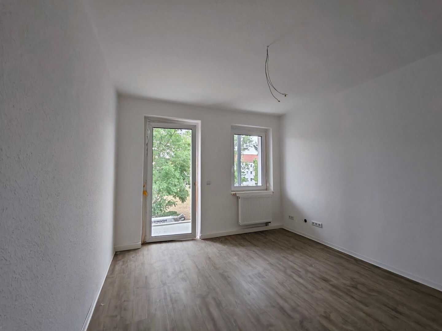 Große 3-Raum Wohnung - Erstbezug nach Sanierung - 2. OG rechts