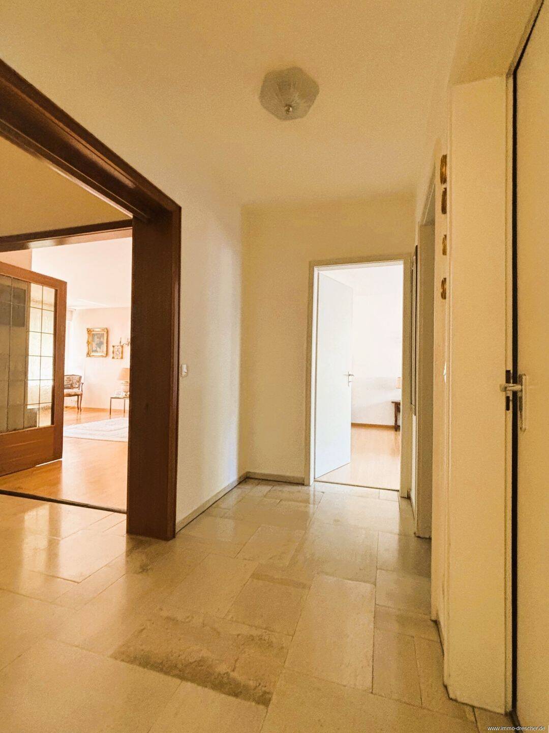 Ihre hochwertige 3 - 4 Zimmer Wohnung mit 2 Balkons und Einzelgarage am Rotenbühl – Saarbrücken – Vorschaubild 8