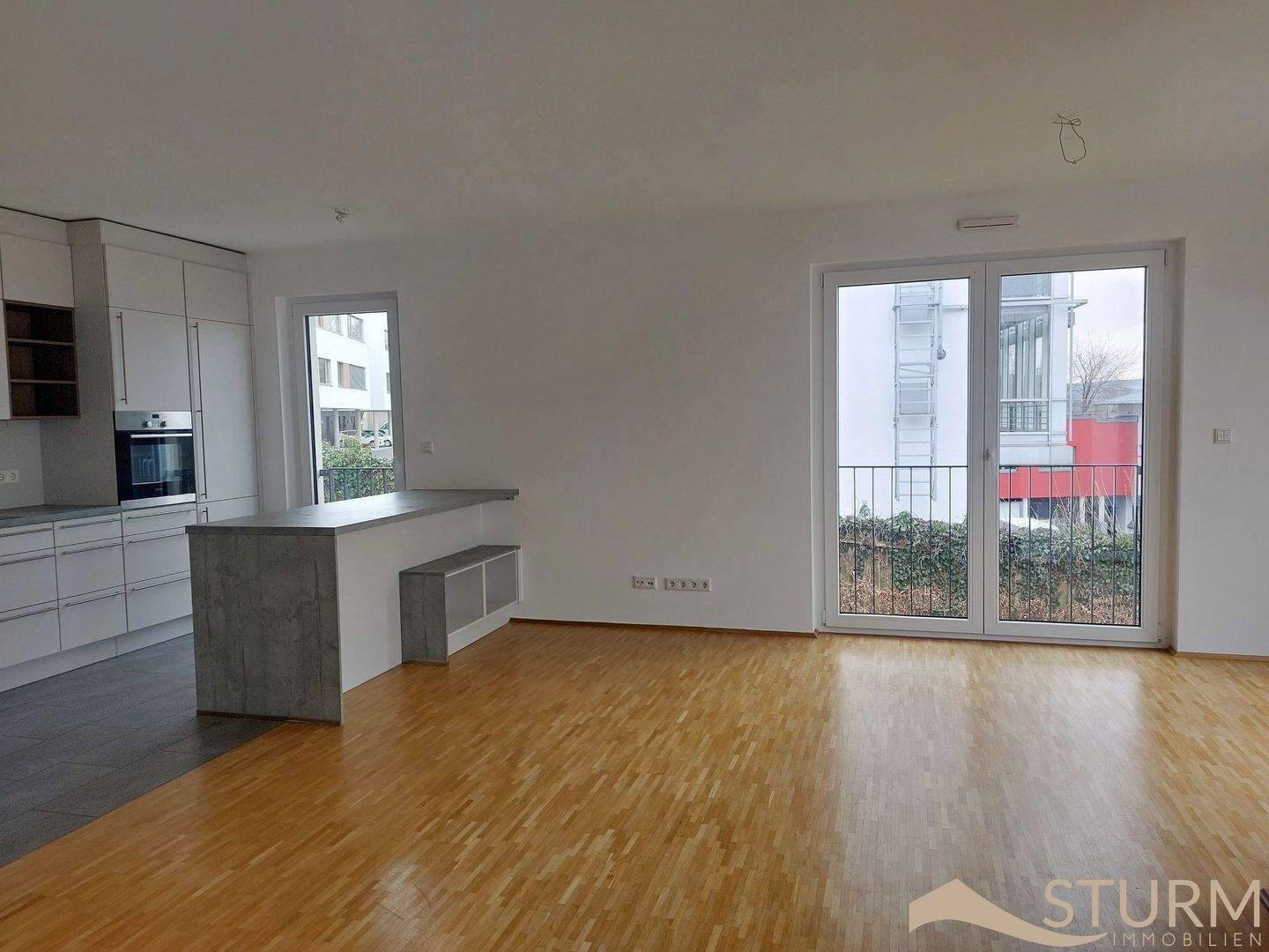 Sehr schöne, großzügig geschnittene 3-Zimmer-Wohnung mit Balkon, Einbauküche und 2 Stellplätzen - super Lage! – Würzburg – Vorschaubild 8