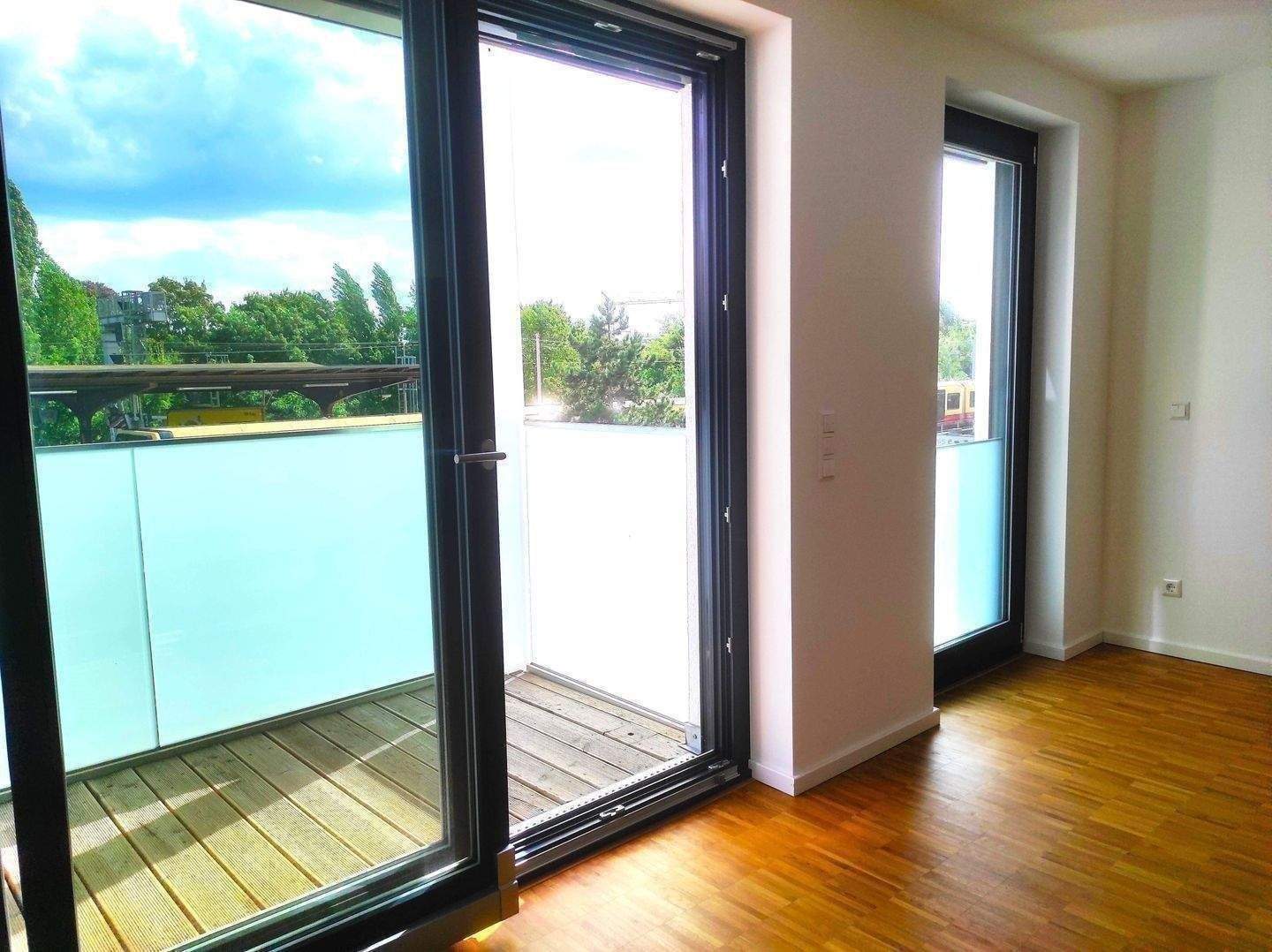 0172-3261193 Etagenwohnung zum Sofortbezug in gefragter zentraler Lage / Lift / Balkon / Stellplatz möglich / – Berlin – Vorschaubild 3