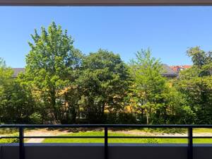 Schöne 2-Zimmer-Wohnung mit sonnigem Balkon und Tiefgaragenstellplatz – 81369 München – Vorschaubild 4