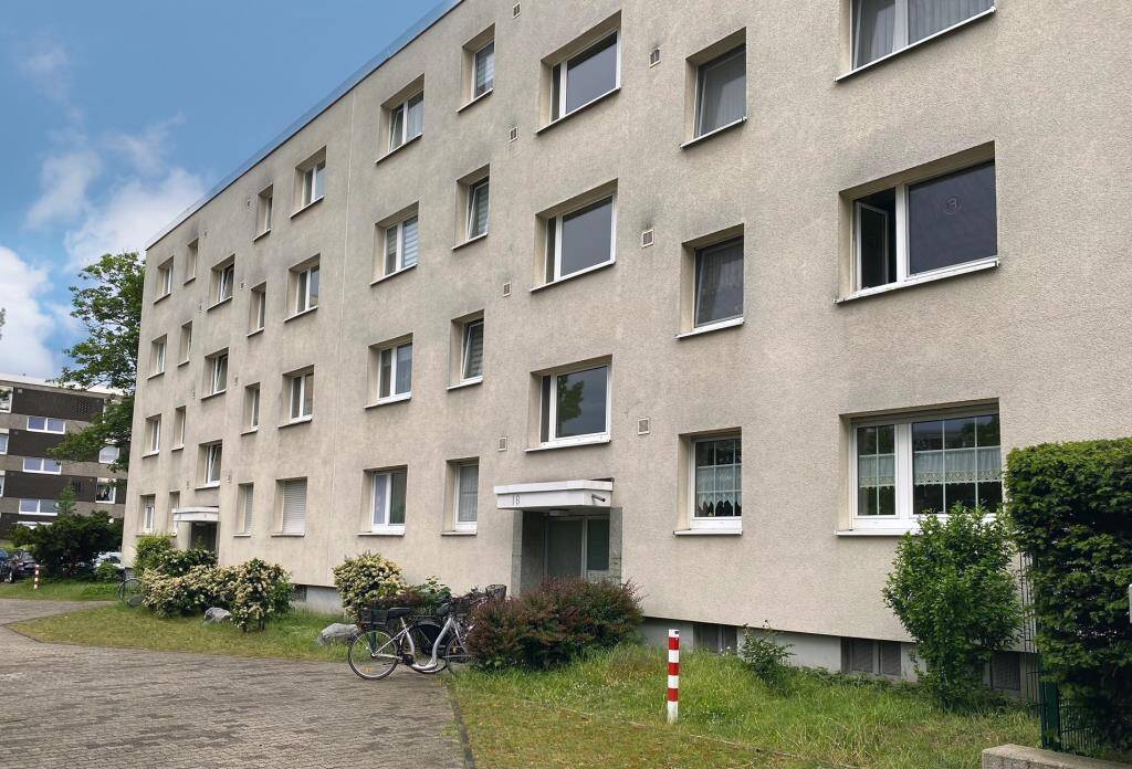 Kapitalanlage: 3 Zimmer Wohnung mit Balkon im Erdgeschoss
