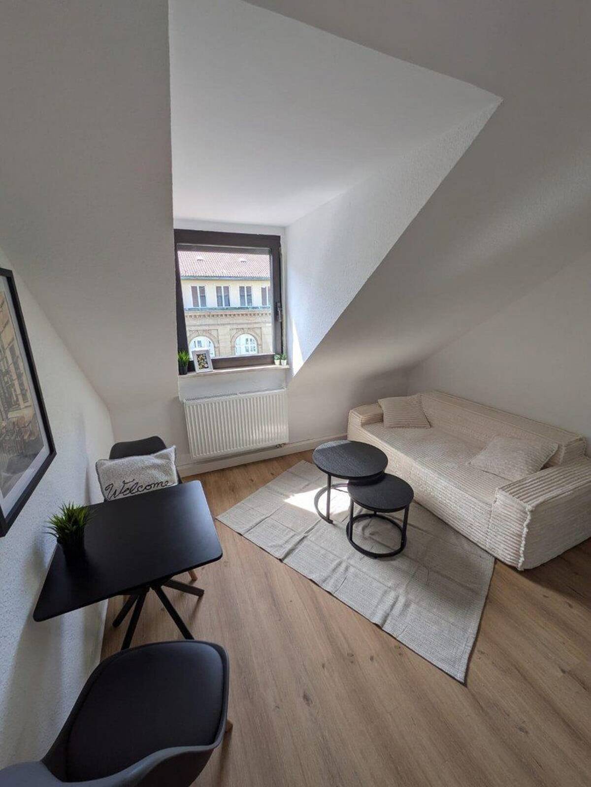 Möblierte 2-Zimmer-Wohnung in Stuttgart-West – 70197 Stuttgart – Bild 1 von 5
