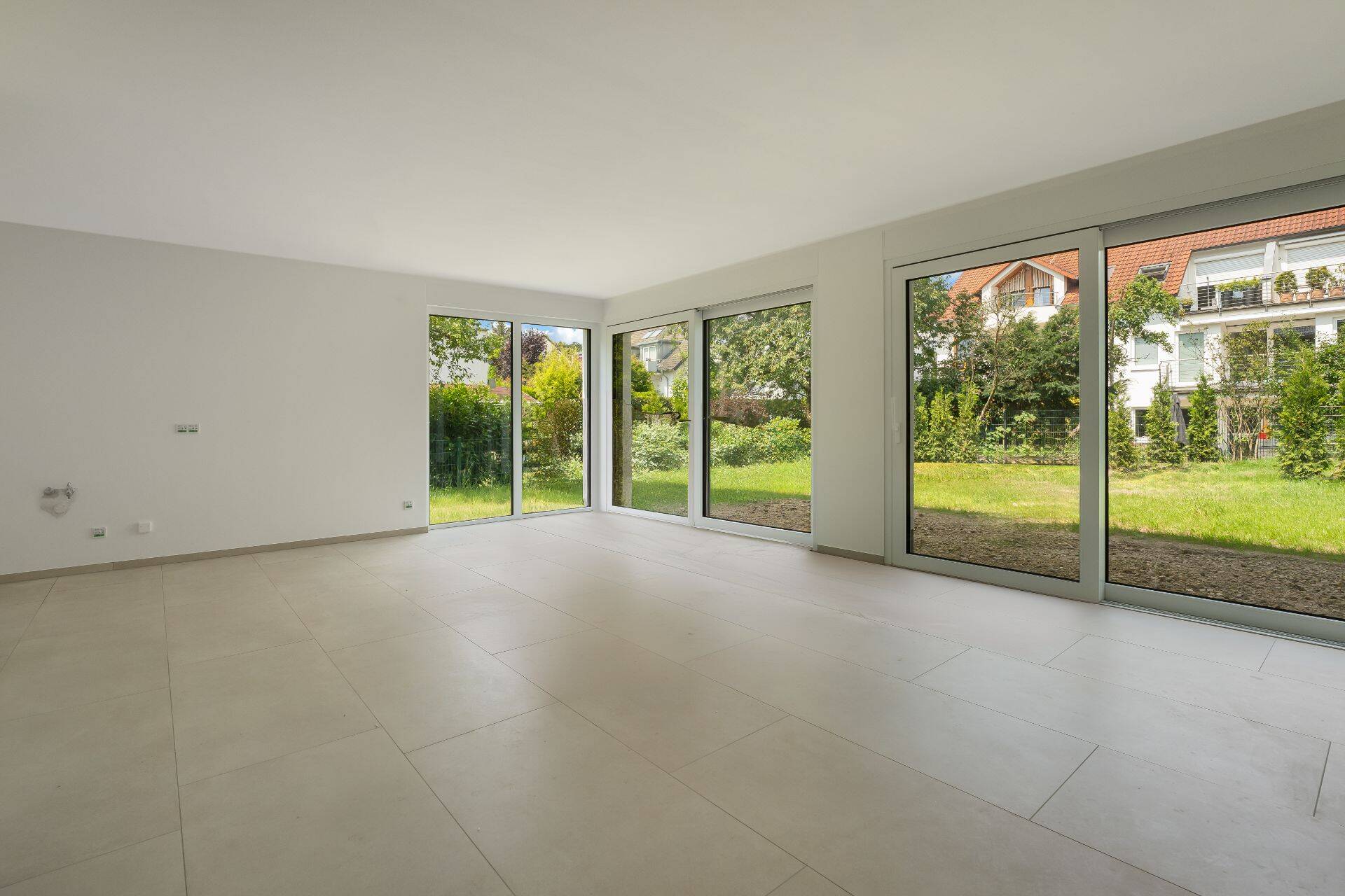 Exklusives 4-Zimmer-Einfamilienhaus mit modernem KFW 40 Standard in ruhiger Kölner Wohngegend – Köln – Vorschaubild 2