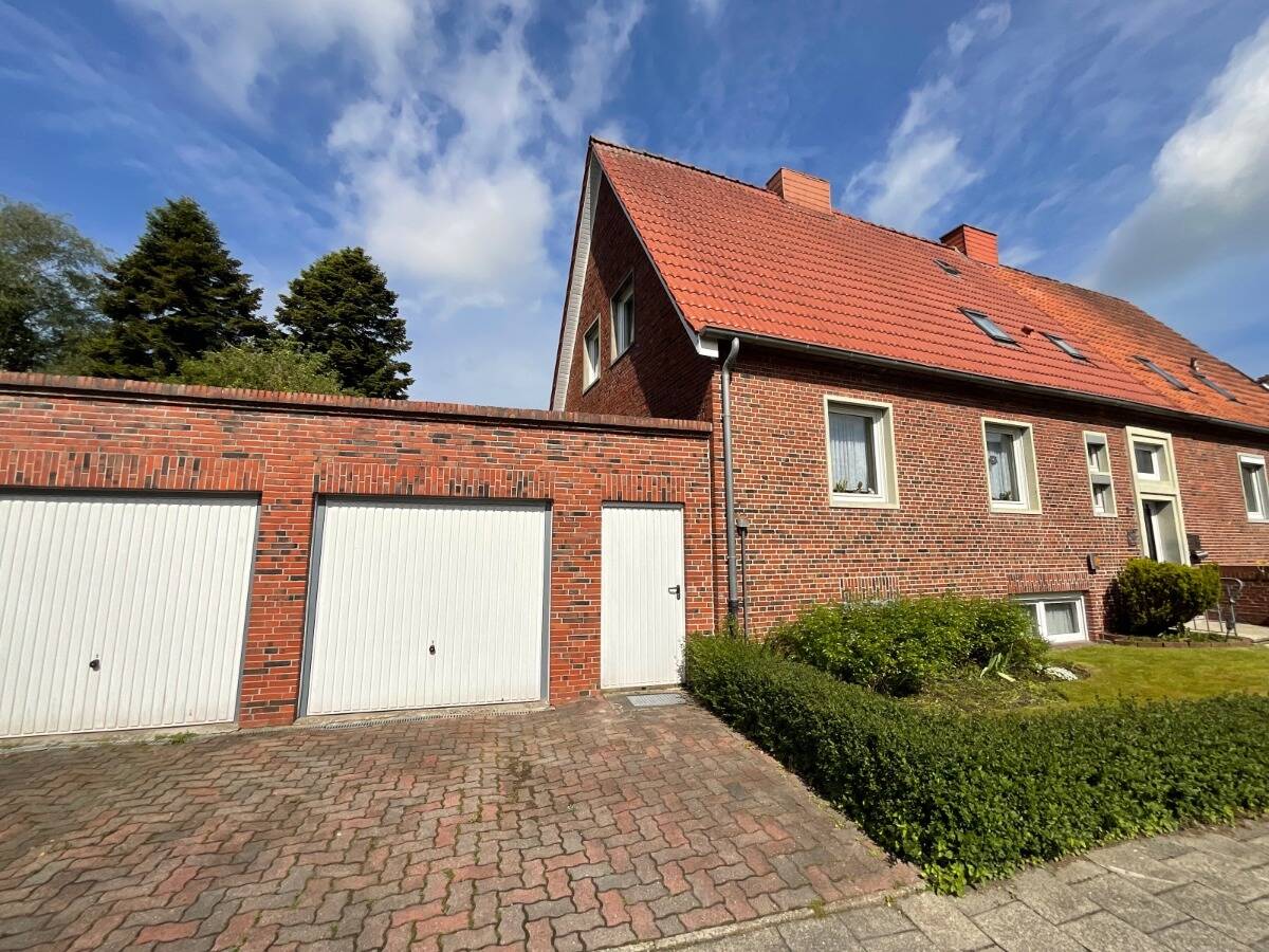 DOPPELHAUSHÄLFTE MIT GARAGEN AUF EIGENTUMSGRUNDSTÜCK IN EMDEN HERRENTOR