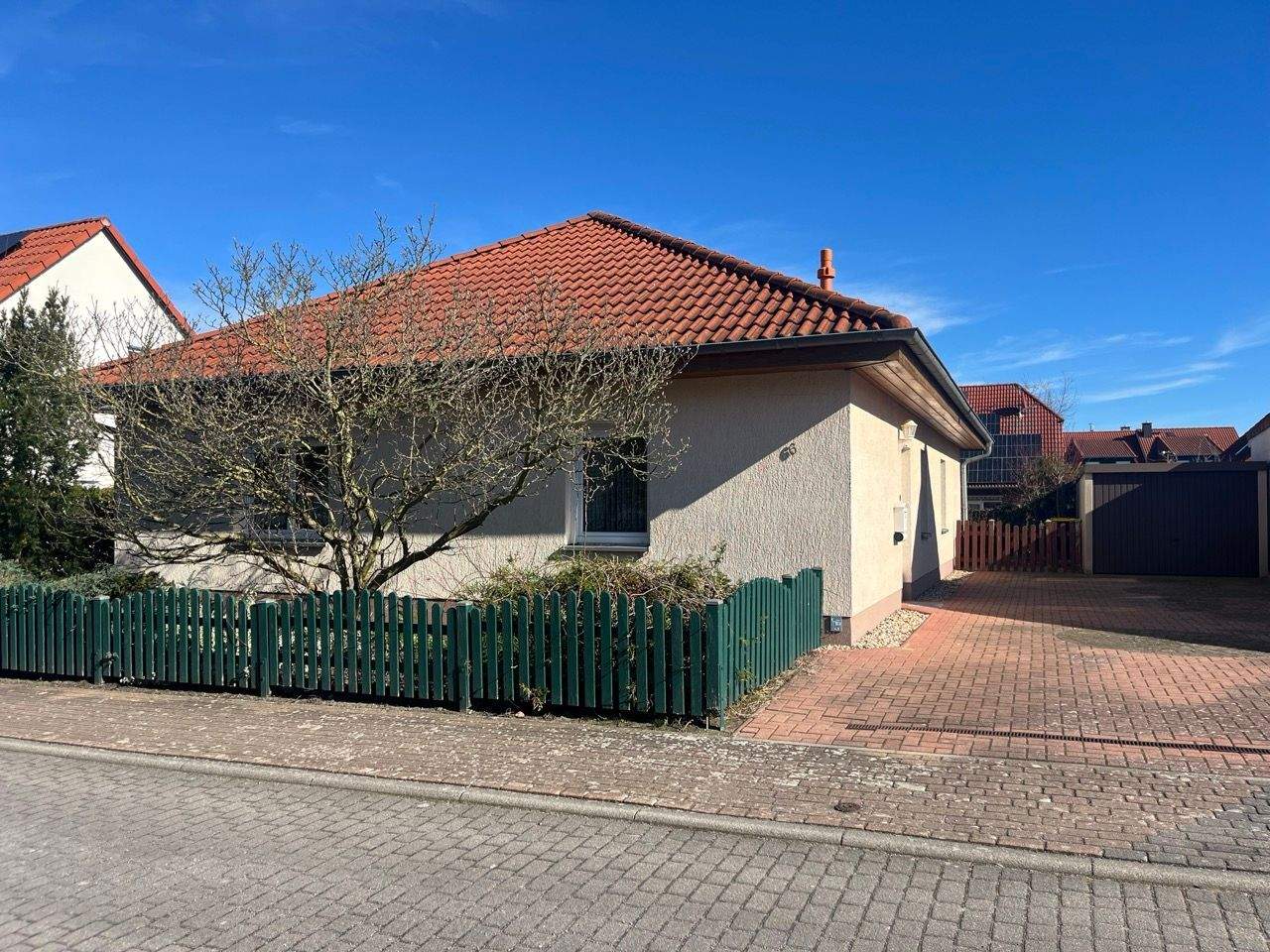 Einfamilienhaus im Bungalowstil mit Garage – Stendal – Bild 1 von 1