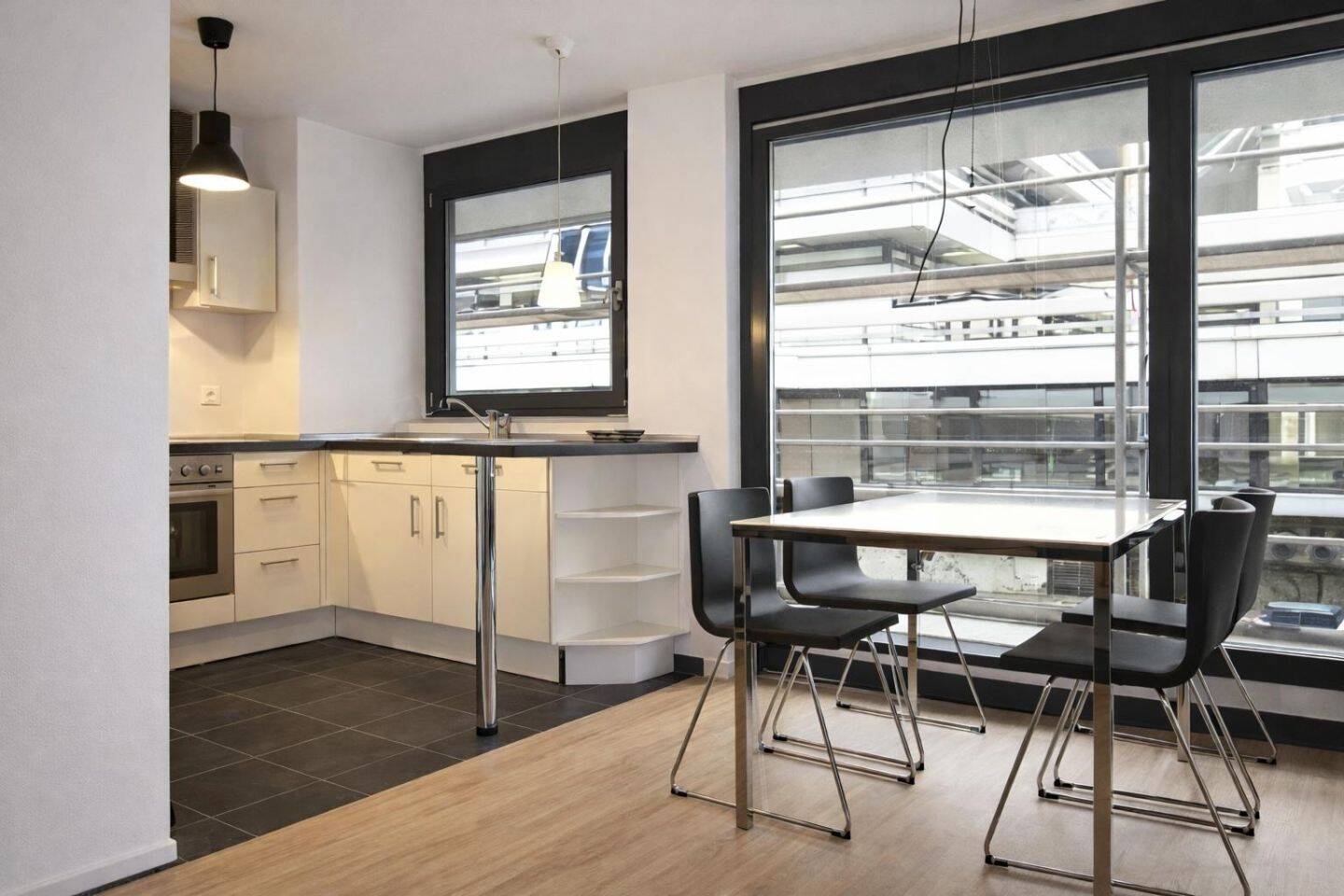 Metropolitan Living in Bestlage:Vermietete 2,5-Zi.-Boardinghouse-ETW nahe Hauptbahnhof-Europaviertel – Stuttgart – Vorschaubild 4