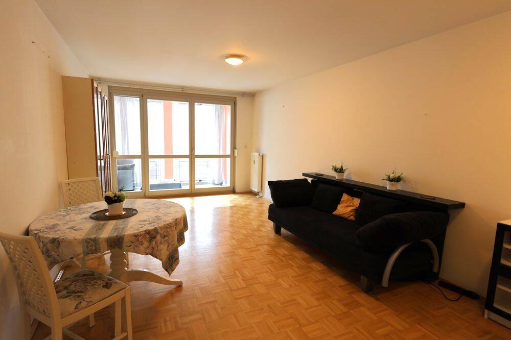 Möblierte 2-Zi-Wohnung / Balkon & verglaster Loggia / möbliert zur Miete – München – Vorschaubild 3