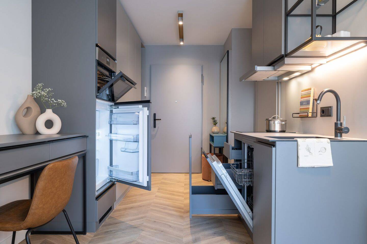 Jetzt verfügbar: Vollmöblierte 1-Zimmer-Wohnung in Bestlage! Anmeldung möglich! – Berlin – Vorschaubild 3