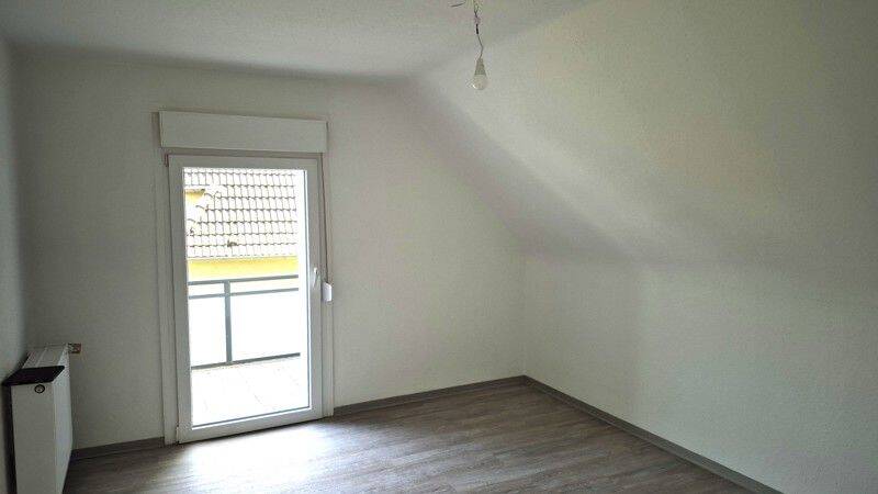 Ihre Zukunft - Ihre Wohnung: komplett renovierte 3-Zi.-DG-Wohnung mit Balkon – Dortmund – Vorschaubild 3