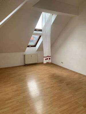 Dachgeschoss mit ruhiger Terrasse in den Innenhof – Röntgenstraße 1, 99085 Erfurt – Vorschaubild 9