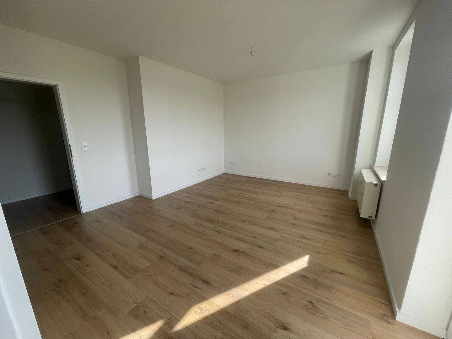 Komplett sanierte Wohnung mit Balkon – Leipzig – Vorschaubild 3