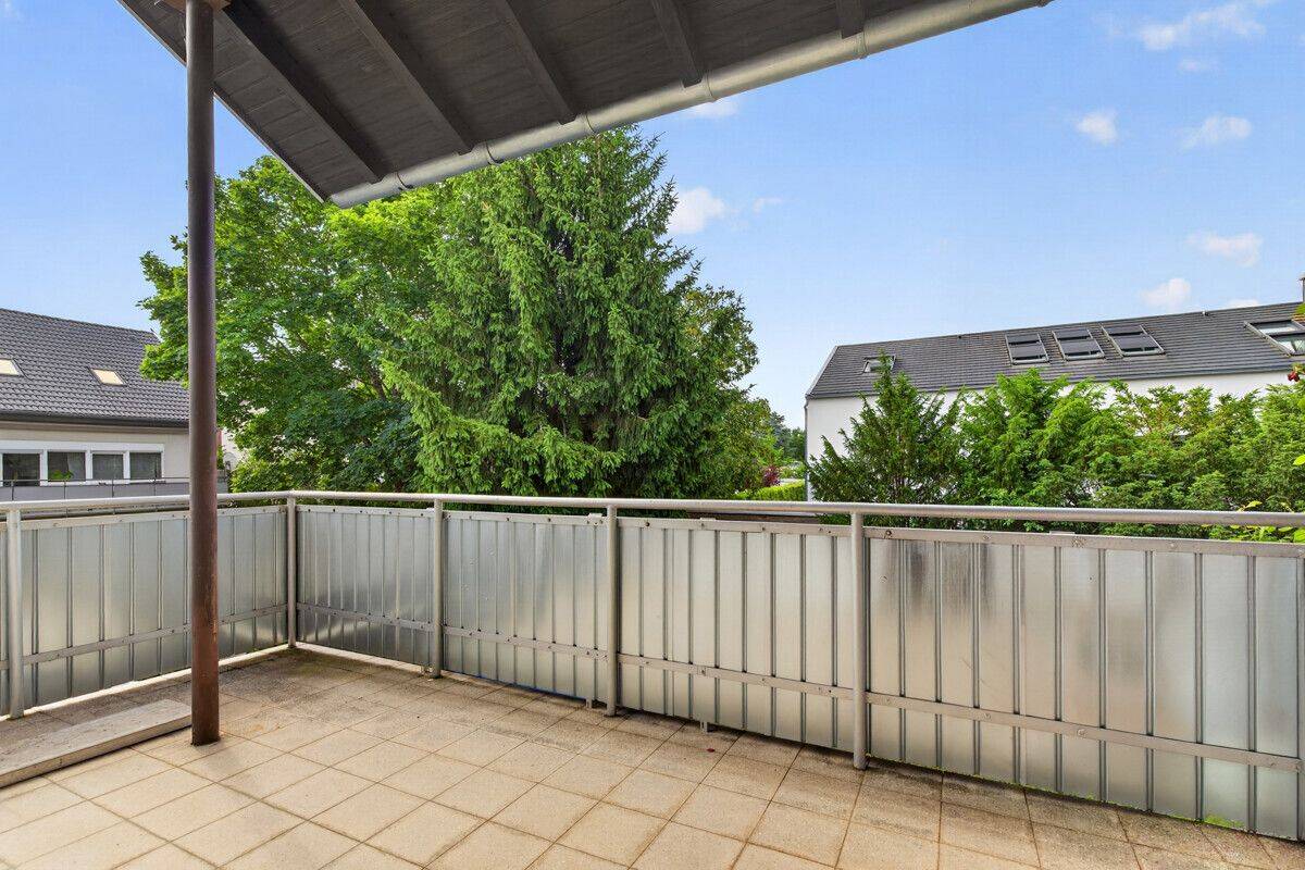 Großzügig wohnen mit Stil - 4-Zimmer-Eigentumswohnung mit Sonnenbalkon und Garage – Karlsruhe – Vorschaubild 3