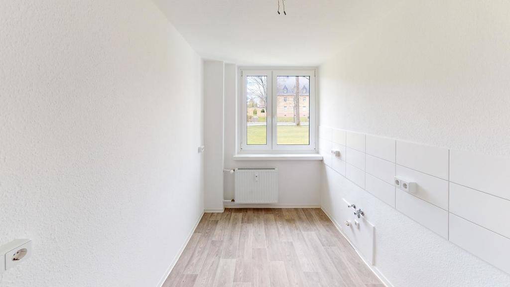 Ruhig gelegene Balkonwohnung mit Tageslichtbad – Chemnitz – Vorschaubild 3
