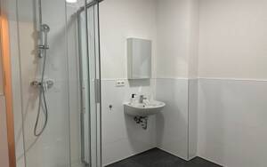 Möbliertes Zimmer, Auf Zeit & WG in Stuttgart ab 1 Monat flexibel mieten – 70329 Stuttgart – Vorschaubild 8