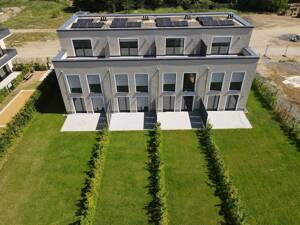 ENDHAUS MIT MEHR GARTEN. Flughafen. Autobahn. Glasfaser- Dreifach verbunden - HAUS 55 – 51145 Köln – Vorschaubild 2