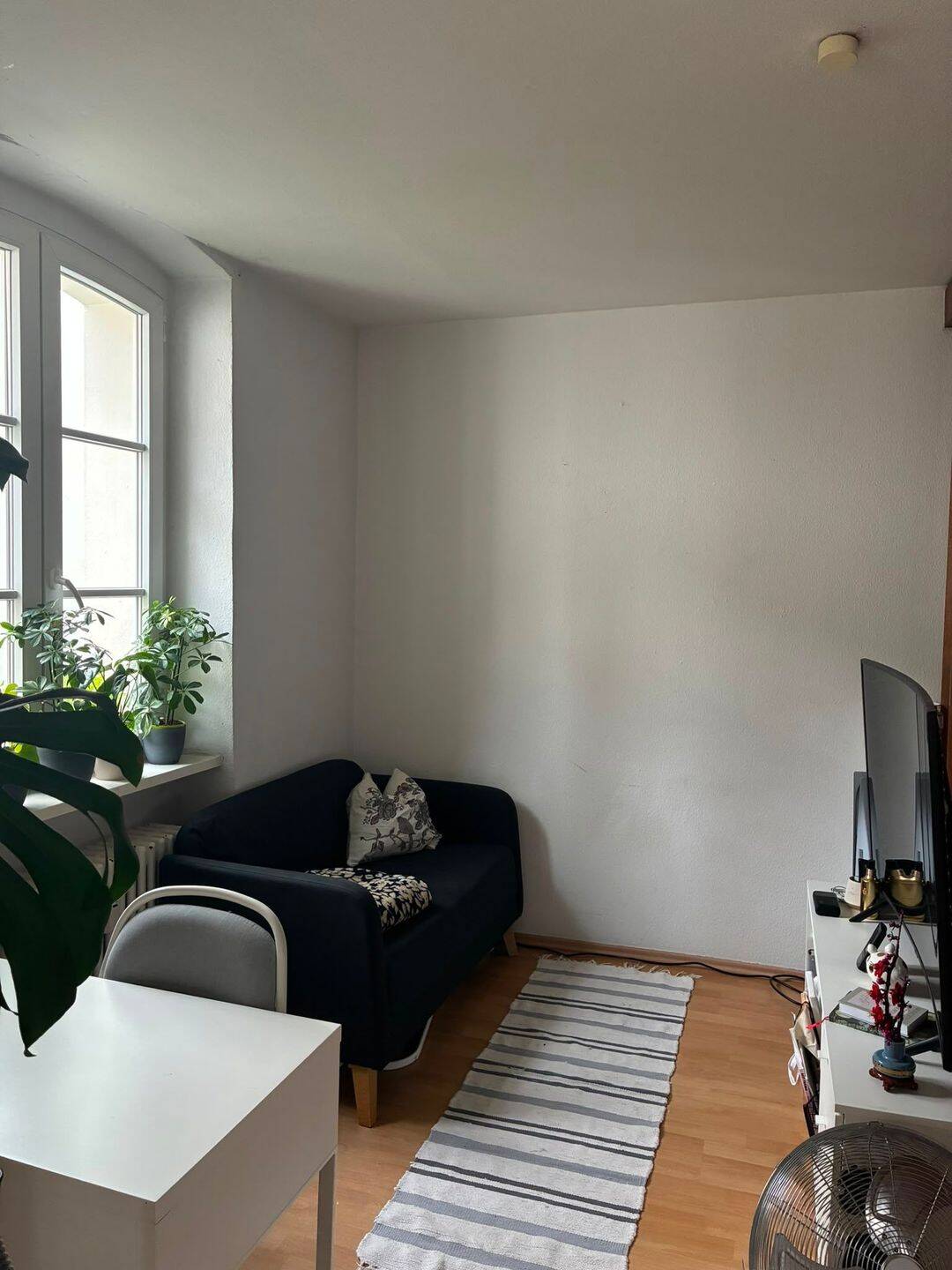 Studio-Wohnung in Barockgebäude mit sehr schöner Aussicht auf Fluß und Stadt – Saarbrücken – Vorschaubild 2