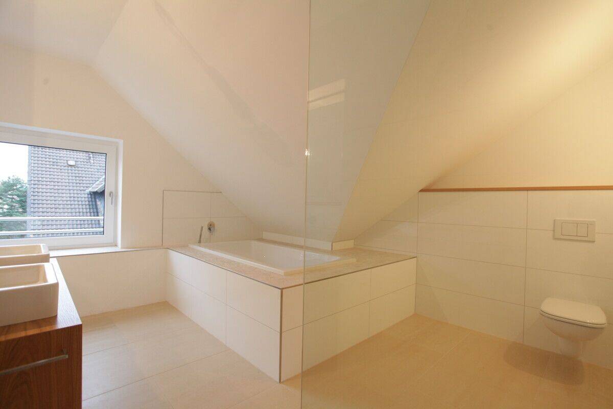 Stilvoll modernisierte Dachgeschosswohnung in zentraler Lage von Braunschweig – Braunschweig – Vorschaubild 8