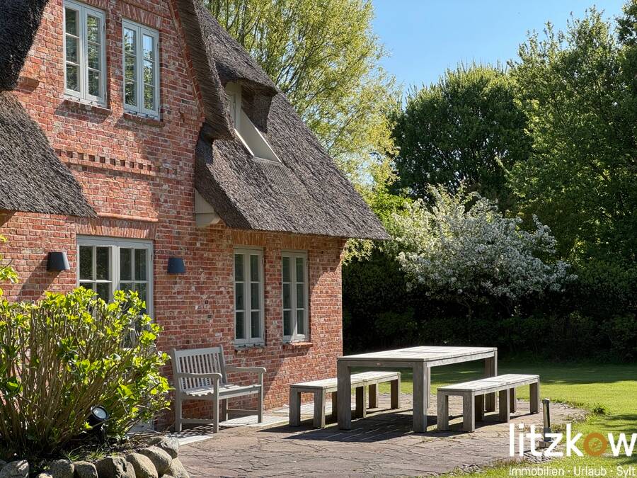 Luxuriöses Einzelhaus mit separatem Gästetrakt ! – Sylt – Bild 1 von 9