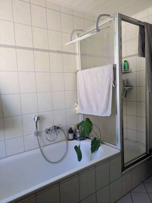 2-Zimmer-Wohnung mit großer Küche, Südbalkon & Tageslichtbad im Südviertel (Küche & Böden inkl.) – 45128 Essen – Vorschaubild 3