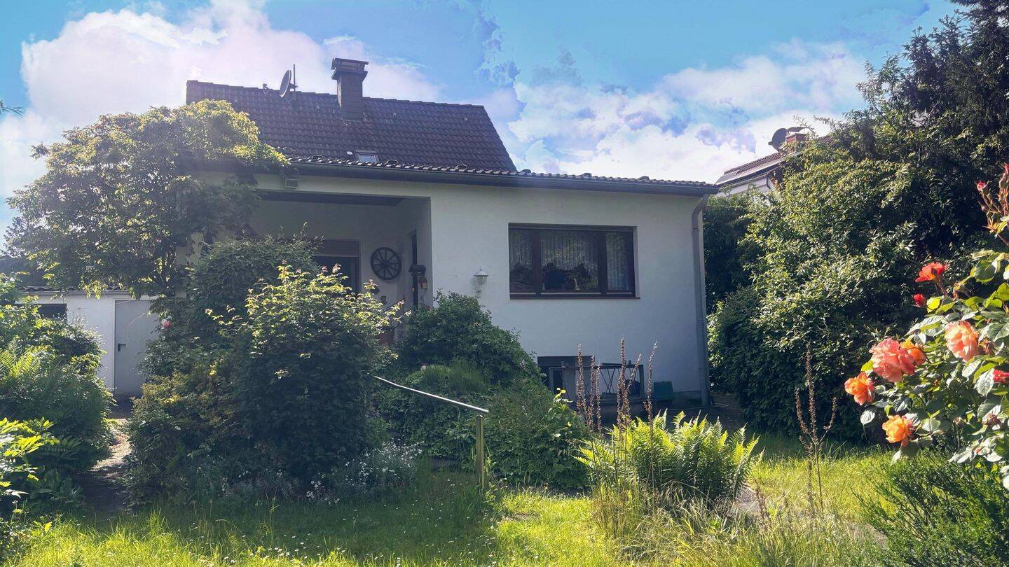 Sanieren oder neu bauen: charmantes EFH, 6 Zimmer, Einliegerwohnung, großer Garten, Garage – Düsseldorf – Vorschaubild 7