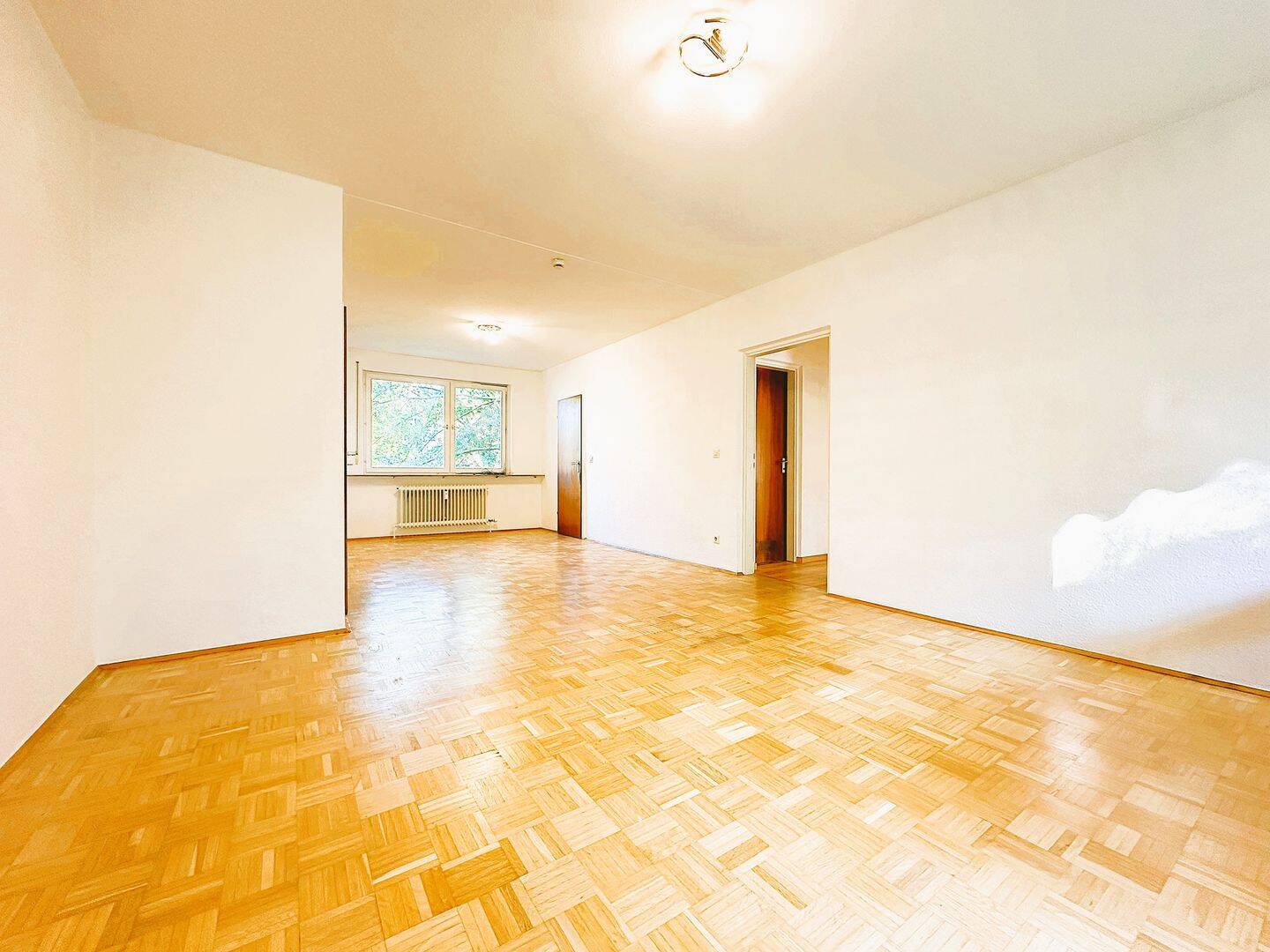 ... BLICK INS GRÜNE ... 3-ZIMMER-WOHNUNG MIT LOGGIA IN RUHIGER LAGE ... – Nürnberg – Vorschaubild 3