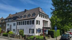 Charaktervoller Altbau mit großem Potenzial und Rheinblick ! In Toplage von Düsseldorf-Oberkassel – 40545 Düsseldorf – Vorschaubild 2