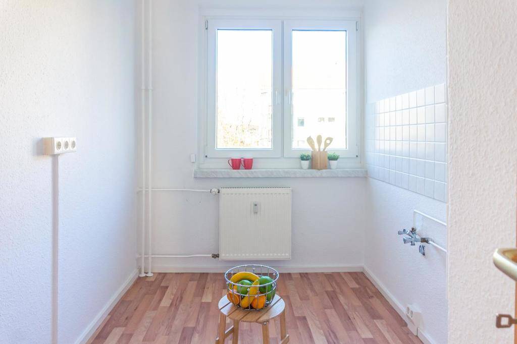 3-Raum-Wohnung mit Tageslichtbad nahe Parkanlage – Chemnitz – Vorschaubild 2
