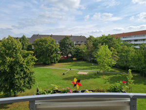 Familiennest im Grünen mit Balkon