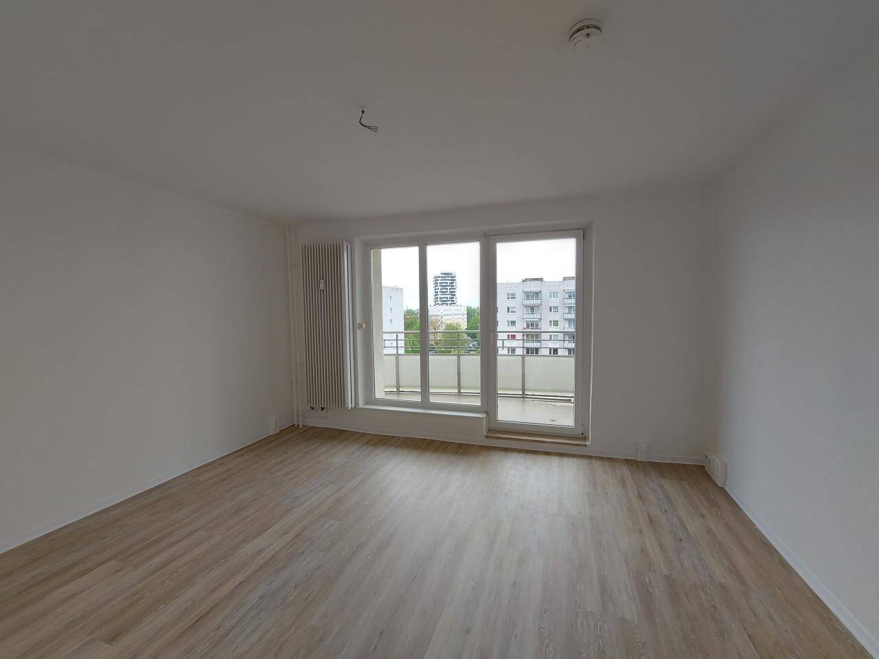 *Sanierte Wohnung mit Balkon gesucht?* – Magdeburg – Vorschaubild 7