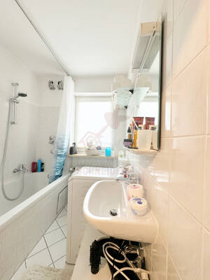 IMMOBILIEN SCHNEIDER - Moosach - schönes 1 Zimmer Appartement mit West-Balkon und Einbauküche – 80992 München – Vorschaubild 7